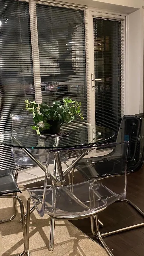 Chester City Centre Waterfront Apartment 0*,
