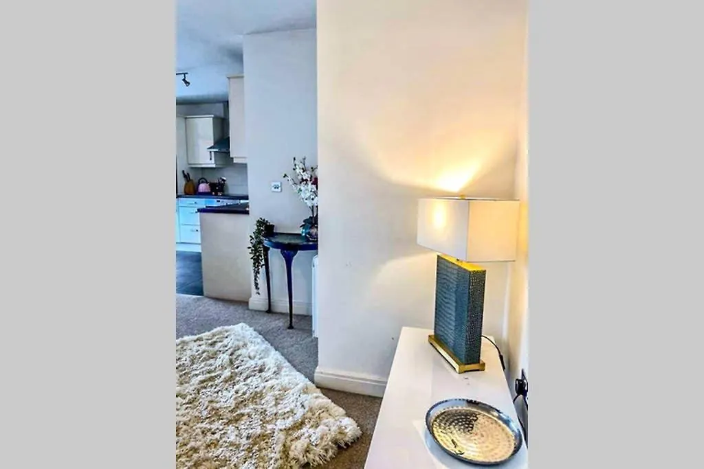 Chester City Centre Waterfront Apartment