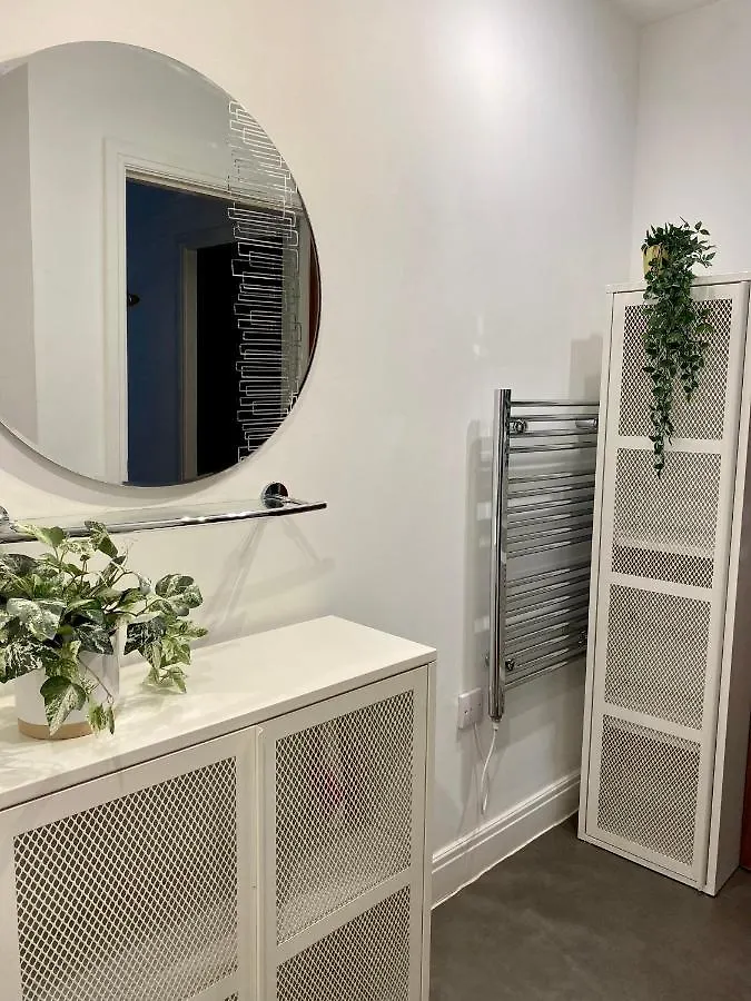 Chester City Centre Waterfront Apartment