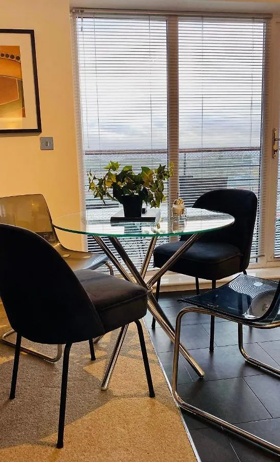 Chester City Centre Waterfront Apartment
